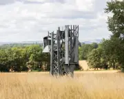 Caro and Capper sculptures on free display in Oxfordshire fields