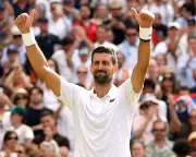 Djokovic breaks Wimbledon record with win over Safiullin to reach quarter-finals
