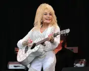 Dolly Parton musical Dolly: A True Original Musical to open on Broadway in December