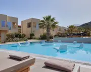 EasyJet Holidays spa resort lacked on-site spa or gym, couple says