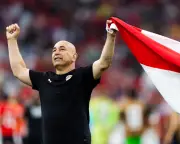 Egypt coach Hossam Hassan blurs football and politics, praising President al-Sisi