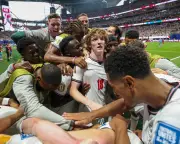 England 2-1 DR Congo: Harry Kane rescues Three Lions with late double in World Cup last 32