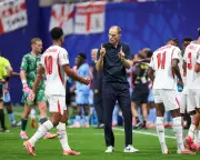 England's 'Total Arsenalball' Tactics Overcome Mexico's Low Block at Azteca