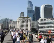 FTSE 100 hits four-month high on US jobs data and peace deal hopes