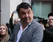 Graham Linehan gets £25,000 compensation and apology from Met police