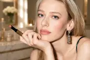 Hourglass Phantom Blur Balm Review: Matte Lip Balm That Lasts