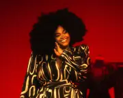 Jill Scott's phones-free show: a joyous, virtuosic celebration of 26 years in music
