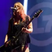 L7 bassist Jennifer Finch dies at 59 days after revealing brain cancer diagnosis