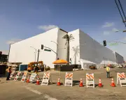 LA mayor slams bid to rebuild burnt warehouse before cleanup