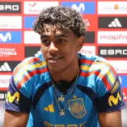 Lamine Yamal urges Barcelona to sign Julian Alvarez as Arsenal target £82m star