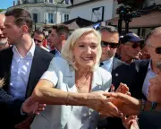 Le Pen launches presidential campaign after court shortens office ban