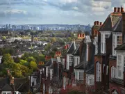 London Couple's Friendly Neighbours Turn Hostile Over Driveway Dispute