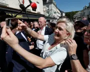 Marine Le Pen's 2027 Candidacy: A Trumpian Gamble for the Élysée