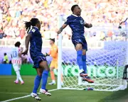 Mbappé penalty edges France past Paraguay into World Cup last 16