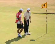 McIlroy Birdies 15th After Schauffele Bogey, Shows Classic Form