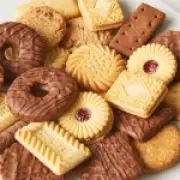 McVitie's launches high-fibre Hobnobs Oaty Snaps for fibremaxxing trend