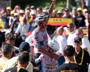 Mexican debutant Del Toro wins Tour de France stage two with Pogacar's help