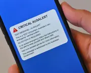 National AusAlert test to sound siren on most phones Monday despite state concerns