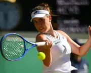 Noskova beats Keys to reach Wimbledon quarter-finals; Kostyuk, Mertens also advance