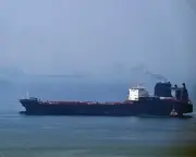 Oil Surpasses $100 as Houthi Attacks on Saudi Tankers Escalate Conflict