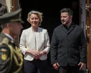 Russia warns any foreign troops in Ukraine would be legitimate targets