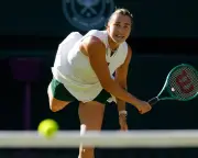 Sabalenka beats Ostapenko to reach Wimbledon third round