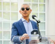Sadiq Khan backs calls for maximum workplace temperature in UK