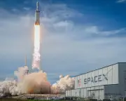 SpaceX shares fall below IPO price for first time as surge fizzles