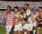 Steely USA overcome Bosnia and Herzegovina to reach World Cup last 16