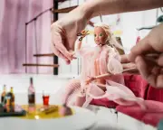 Swedish Puppet Show Features Bonking Barbies in Jackie Collins Adaptation