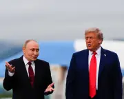 Trump offers to mediate Ukraine peace in 90-minute call with Putin