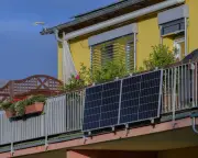 UK households can install plug-in balcony solar panels from August