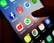 UK Parents Urged to Remove Children's Photos from Public Online Display