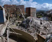 Venezuela police arrested for looting after earthquakes; anger grows at authorities