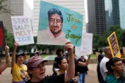 White House overturns DHS halt to ICE traffic stops after two killings