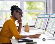 Women and graduates most at risk of AI job displacement in Australia