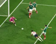 World Cup quarter-finalists' stats: France's carries, England's big chances, Spain's defence