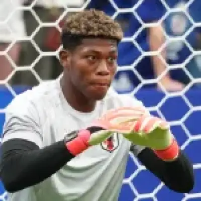 Aston Villa lead race for Suzuki after PSG deal collapses