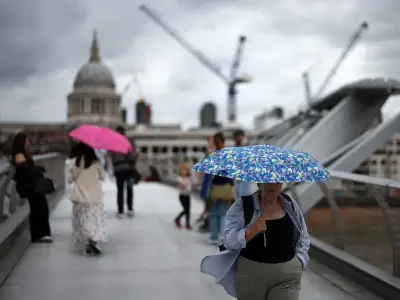 BBC Weather warns of days of rain, thunder and lightning in London