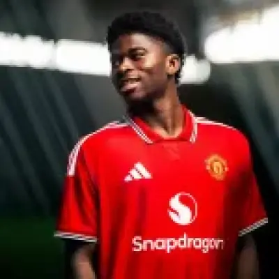 Bruno Fernandes hails 'young and exciting' Baleba as Man Utd complete £70m signing