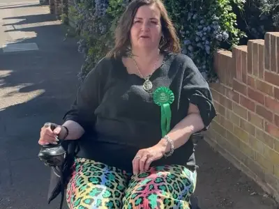 Disabled councillor forced to wheel herself home in 30C heat after taxi failure