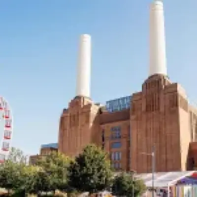 Electric Summer in London: Free Fairground Raves as 'Best Hangout'