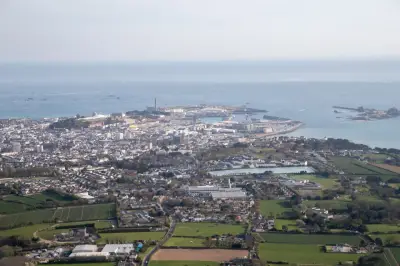Elliott Joins Hedge Fund Rush to Jersey as UK Tax Looms