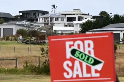 First home buyers surge as investors pull back, data shows