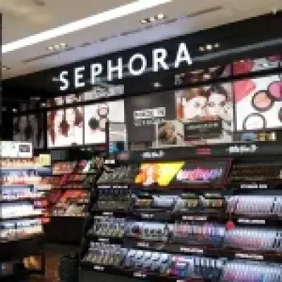 Gen Z declares mascara 'uncool' and aging: trend shift