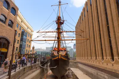 Golden Hinde becomes floating pub for Thirsty Thursdays