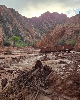Grand Canyon flash flood kills 2, 15 missing amid climate factors