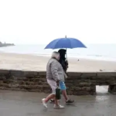 Heavy Rain and Thunderstorms Sweep UK, Triggering Flash Flood Fears