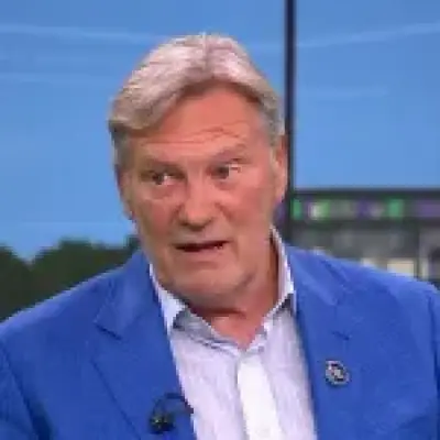 Hoddle: De Zerbi 'dug out' Moore after Spurs' Brentford defeat