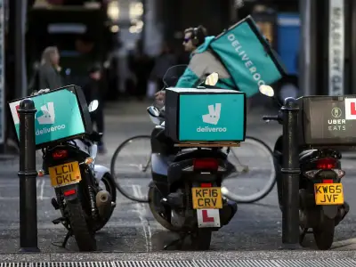 London Assembly urges ban on L-plate moped food delivery riders